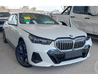 BMW i5 G60