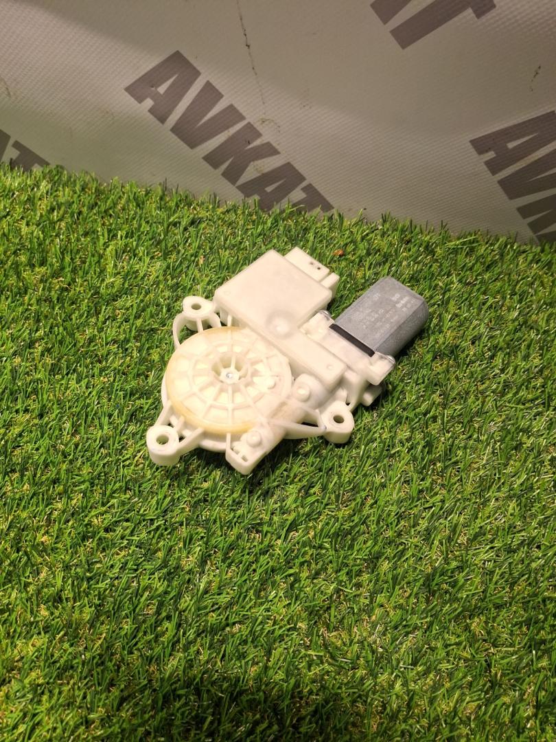 моторчик стеклоподъемника передний левый BMW X5 G05 2019, 3.0 л., B58B30C, бензин, 475, внедорожник 5 дв., полный привод, правый руль - фото №1