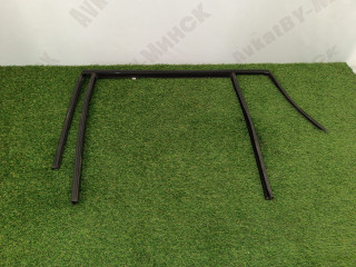 направляющая стекла задней левой BMW X7 G07 2021, 4.4 л., N63B44D, бензин, АКПП, c27 arktis-grau brillanteffekt, внедорожник 5 дв., полный привод, 51357431135, 7431135, 51357444111, 7444111