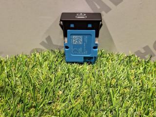 разъем AUX / USB BMW X7 G07 2021, 3.0 л., B58B30C, бензин, АКПП, a96, внедорожник 5 дв., полный привод, 84108711940, 8711940