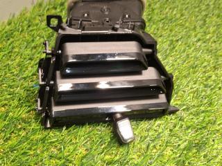 дефлектор обдува салона BMW X7 G07 [рестайлинг] G07 2023, 3.0 л., B58B30P, бензин, a96, внедорожник 5 дв., полный привод, 5A4F823, 64225A4F823