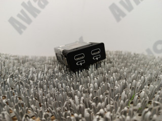 разъем AUX / USB BMW X5 G05 [рестайлинг] G05 2024, 3.0 л., B58B30P, бензин, АКПП, a300, внедорожник 5 дв., полный привод, 84105A21B75, 5A21B75