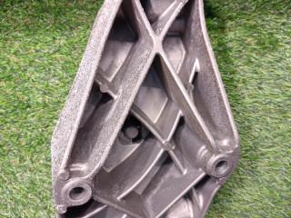 кронштейн двигателя BMW X7 G07 2022, 3.0 л., B58B30C, бензин, АКПП, a96, внедорожник 5 дв., полный привод, 22116861559, 6861559, 6861555, 22116861555