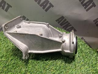 кронштейн полуоси BMW 5 серия G60/G61 2024, 2.0 л., b48b20s, бензин, АКПП, с4а, седан, полный привод, 8639383, 31508639382, 8639382