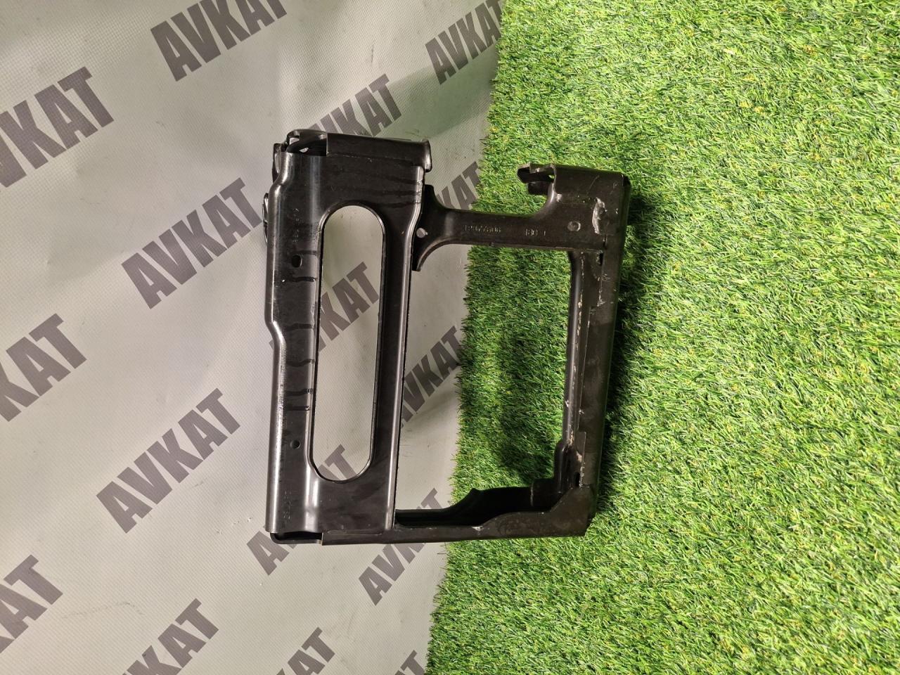 кронштейн радиатора BMW X3 G01 2018, 2.0 л., B46 B20 B, бензин, АКПП, a300, внедорожник 5 дв., полный привод, 51117399916, 7399916 - фото №1