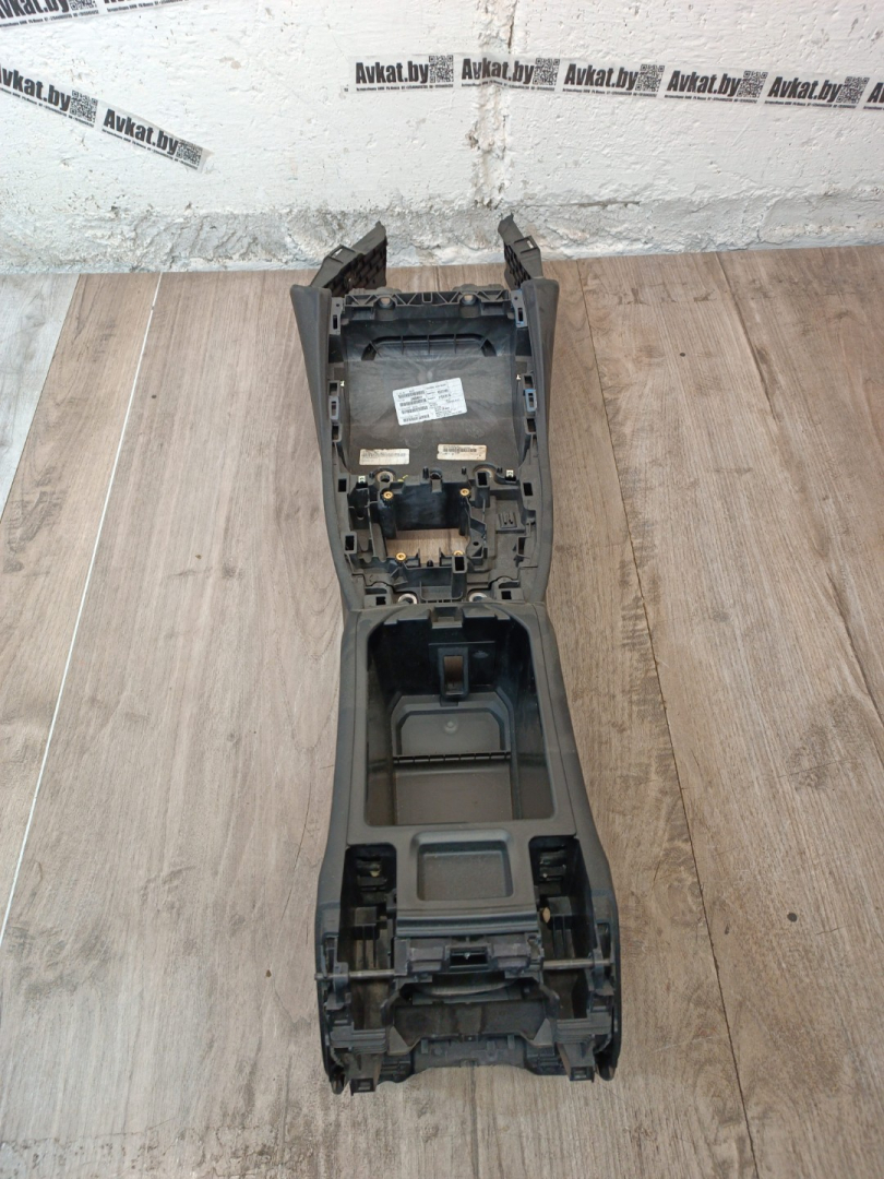 подлокотник BMW X3 G01 2020, 3.0 л., B58B30B, бензин, c1m, внедорожник 5 дв., полный привод, 5A03A73, 51165A03A73 - фото №1