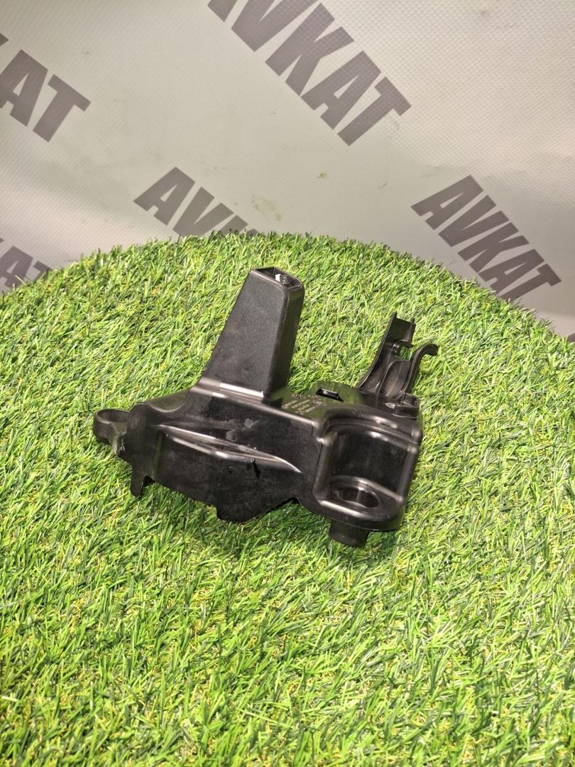 кронштейн (крепление) BMW 5 серия G60/G61 2024, 2.0 л., b48b20s, бензин, АКПП, с4а, седан, полный привод, 11518740682, 8740682 - фото №1