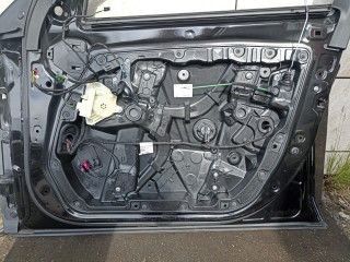 стеклоподъемник передний правый Mercedes-Benz E-Класс W213/S213/C238/A238 W213 2016, 2.0 л., OM 654.920, дизель, АКПП, черный., седан, задний привод