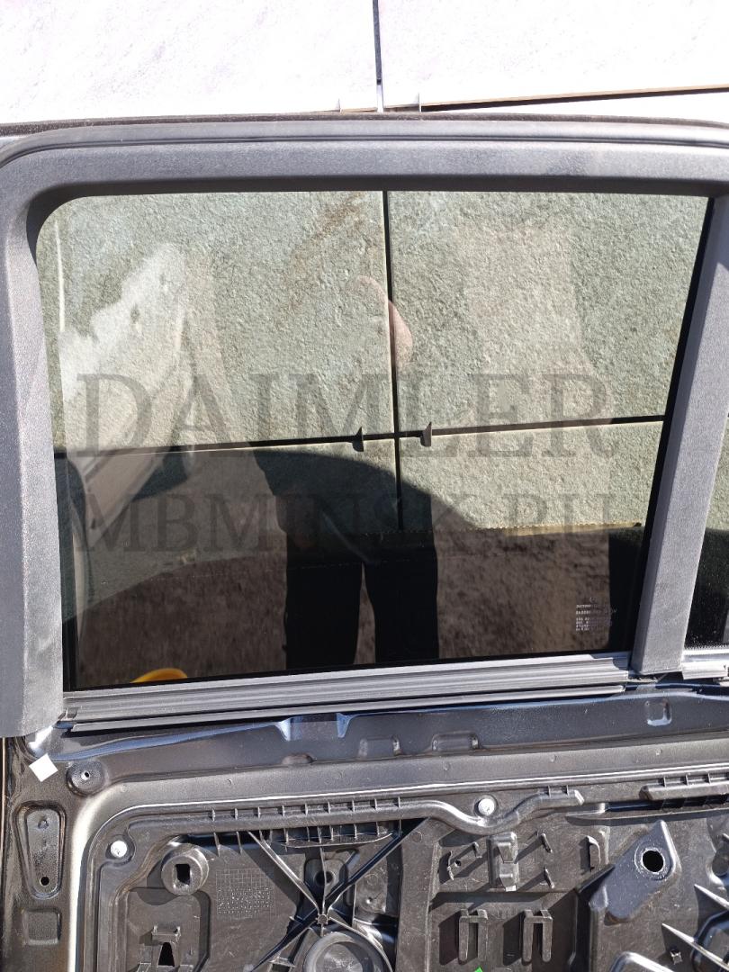 стекло двери задней правой Mercedes-Benz GLE W166 2016, 3.0 л., OM 642.826, дизель, АКПП, A1667352010 - фото №1