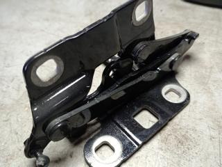 петля капота левая Mercedes-Benz GLE W166 2016, 3.0 л., OM 642.826, дизель, АКПП, A1668800028