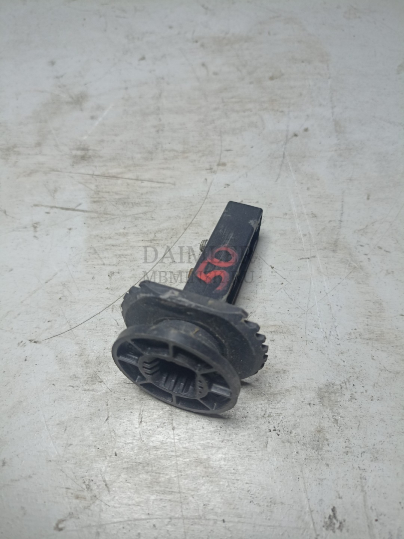 крепление бампера Mercedes-Benz E-Класс W212/S212/C207/A207 W212 2012, 2.1 л., OM 651.924, дизель, АКПП, седан, A2048800130 - фото №1