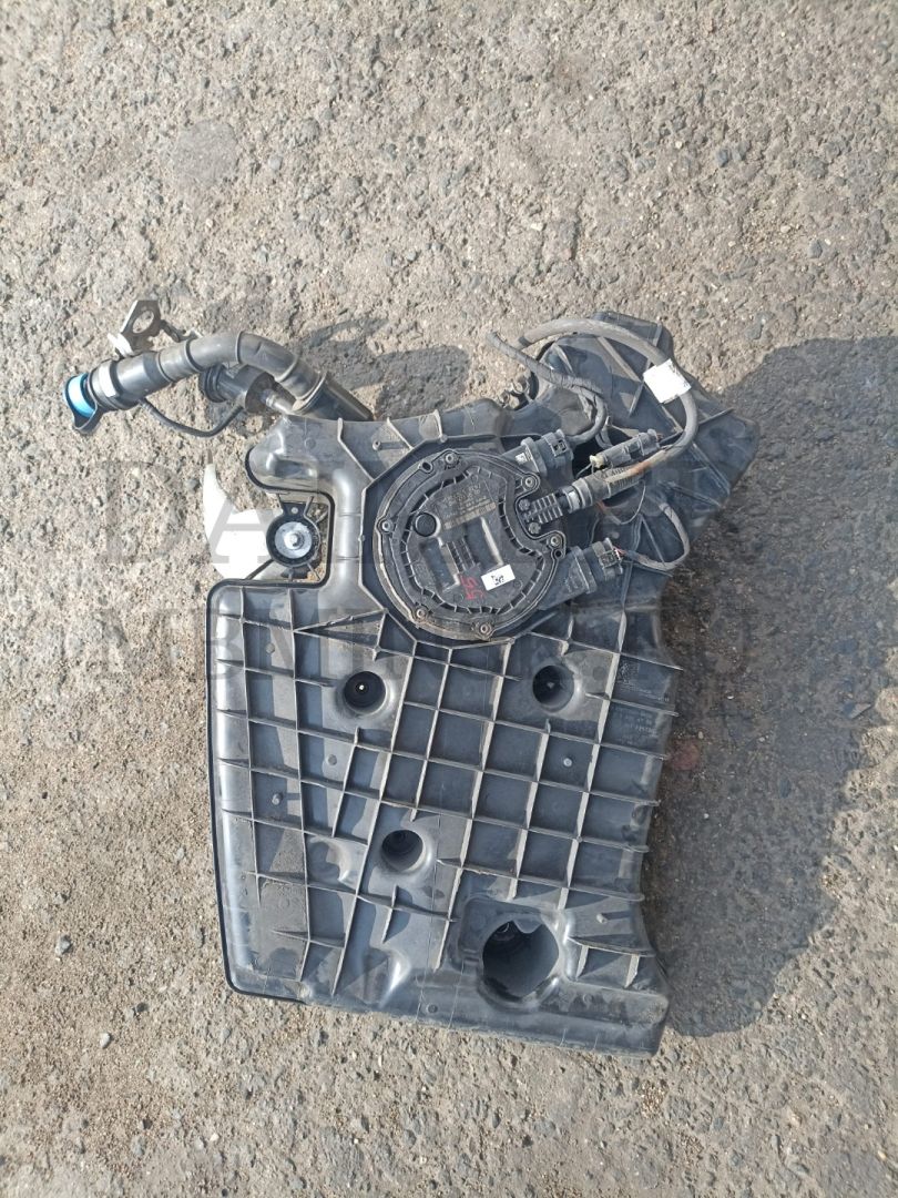 бак AdBlue (мочевины) Mercedes-Benz E-Класс W213/S213/C238/A238 W213 2016, 2.0 л., OM 654.920, дизель, АКПП, черный., седан, задний привод, A0994710500, A2134704700 - фото №1