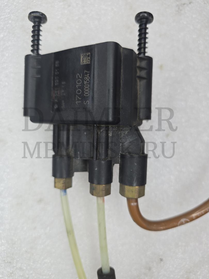 клапана пневмоподвески Mercedes-Benz E-Класс W213/S213/C238/A238 S213 2017, 2.0 л., OM 654.920, дизель, универсал, A2513200158 - фото №1