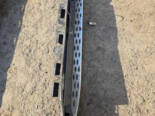 подножка Mercedes-Benz GLS-Класс X166 2018, 3.0 л., OM 642.826, дизель, АКПП, синий, внедорожник 5 дв., полный привод, правый руль, A1666900310, A1666900675