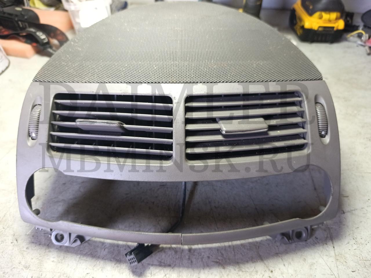 дефлектор обдува салона Mercedes-Benz E-Класс W211/S211 2004, A2118301954 - фото №1
