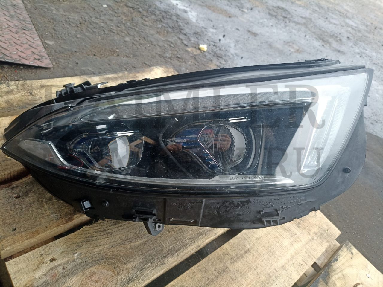 фара правая Mercedes-Benz CLS AMG C257 2018, 2.9 л., OM 656.929, дизель, АКПП, A2579069400 - фото №1