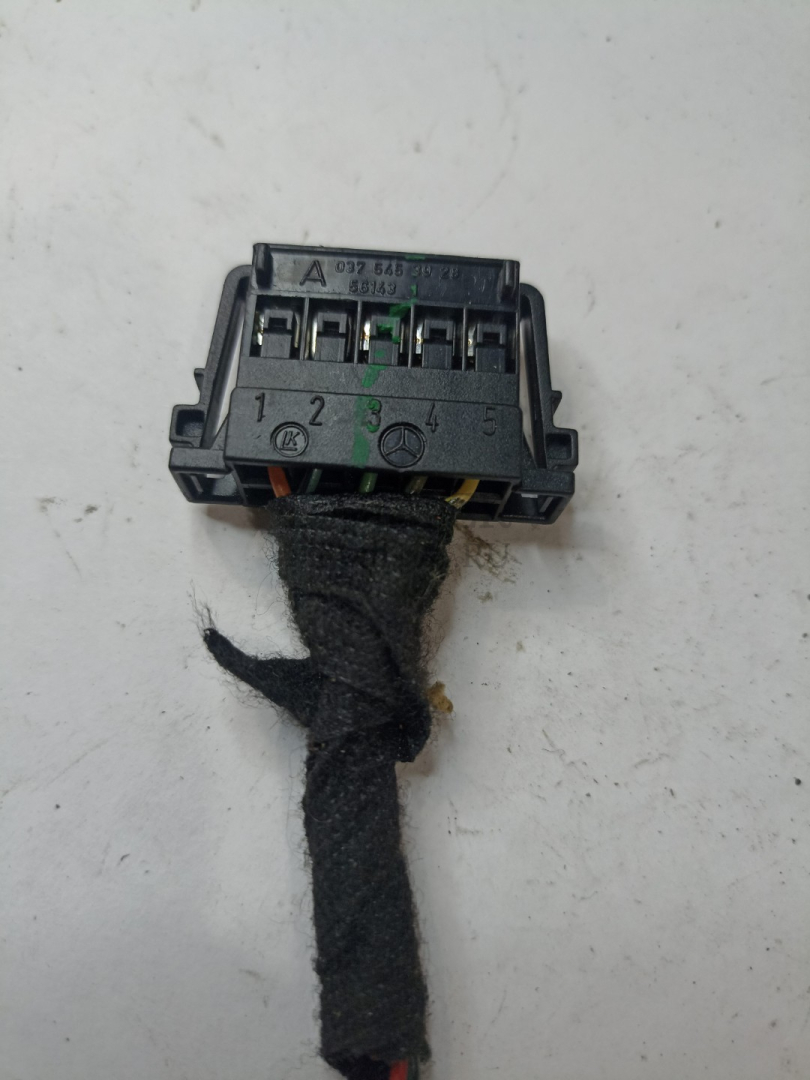 разъем (фишка) проводки Mercedes-Benz E-Класс W212/S212/C207/A207 W212 2012, 2.1 л., OM 651.924, дизель, АКПП, седан, A0375453928 - фото №1