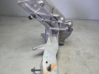 кронштейн (крепление) Mercedes-Benz GLC-Класс X253/C253 2018, 2.1 л., OM 651.921, дизель, АКПП, черный, A2536210700