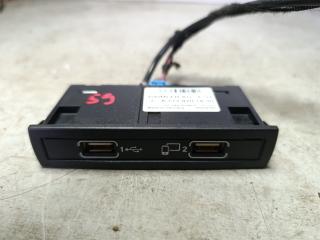 разъем AUX / USB Mercedes-Benz GLE W166 2016, 3.0 л., OM 642.826, дизель, АКПП, A1728201600