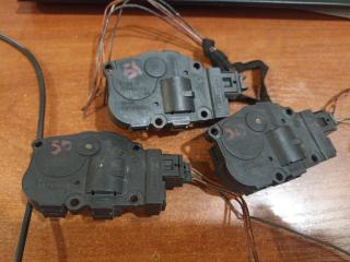 моторчик заслонки печки Mercedes-Benz C-Класс W204 [рестайлинг] C204 2011, 2.1 л., OM 651.911, дизель, АКПП, серебристый, седан, задний привод, EFB8330