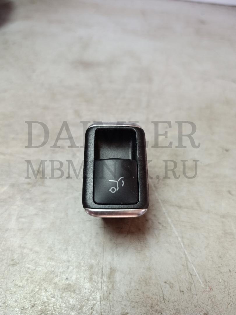 кнопка открытия багажника Mercedes-Benz GLE W166 2016, 3.0 л., OM 642.826, дизель, АКПП, A1668707610 - фото №1
