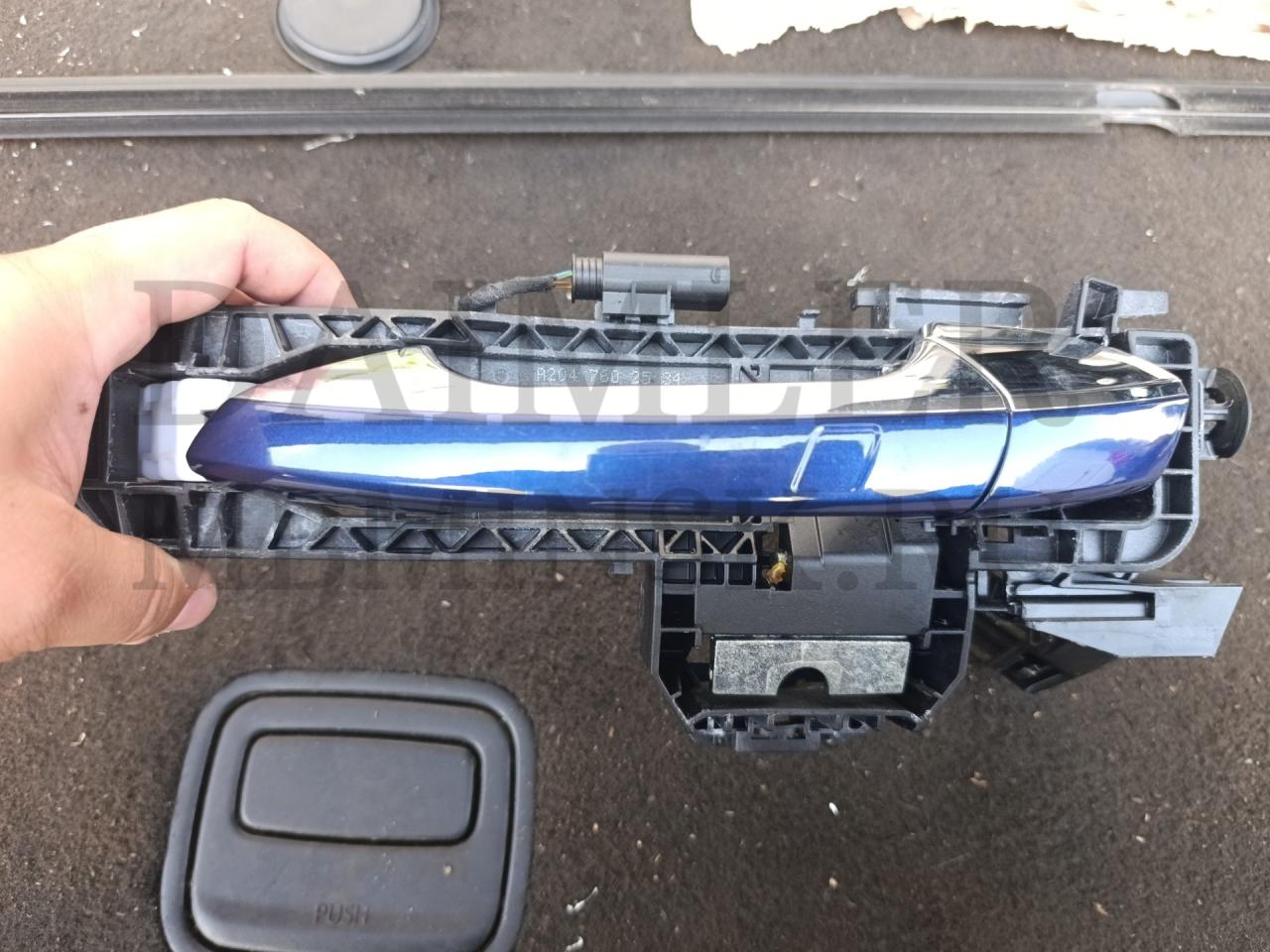 ручка наружная задняя левая Mercedes-Benz GLS-Класс X166 2018, 3.0 л., OM 642.826, дизель, АКПП, синий, внедорожник 5 дв., полный привод, правый руль - фото №1