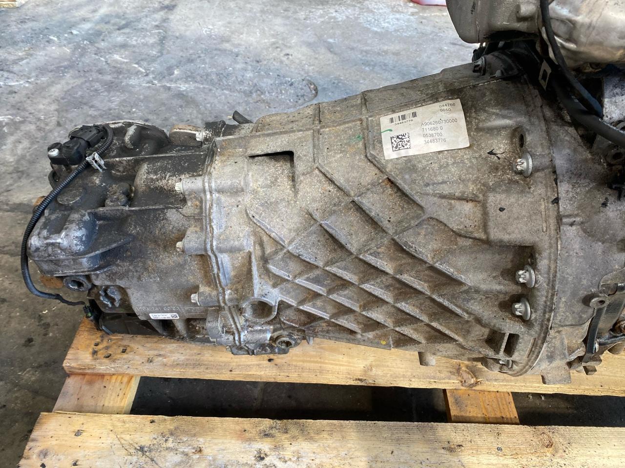 КПП механическая (МКПП) Mercedes-Benz Sprinter 2 поколение (W906) 2013, 2.2 л., дизель, МКПП, A9062607300 - фото №1