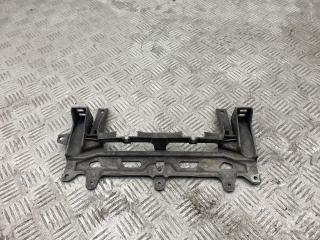 кронштейн (крепление) Porsche 911 Carrera S 991 2014, 3.8 л., MA1.03, бензин, робот, серый, задний привод, правый руль, 991552360