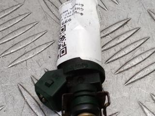 форсунка Volkswagen Golf 4 поколение 2000, 1.6 л., бензин, МКПП, хетчбэк 5 дв., 037906031AA