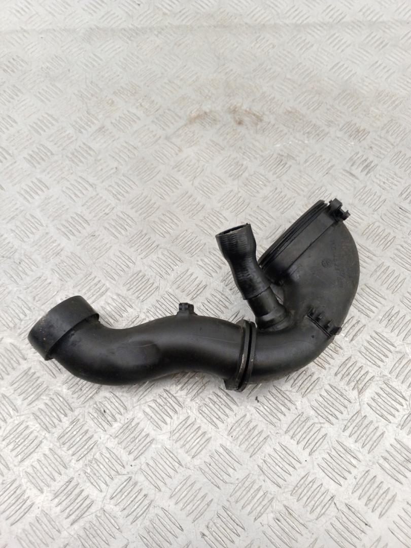 патрубок турбины BMW 3 серия E90/E91/E92/E93 2007, 3.0 л., M57 D30 (306D3), дизель, АКПП, серебро, седан, задний привод, правый руль, 7794172, 13717794172 - фото №1