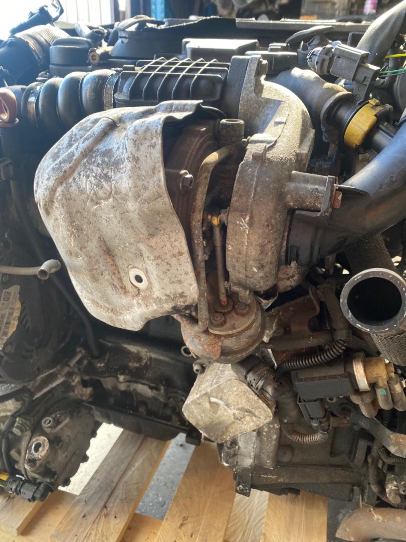 турбина Peugeot 3008 1 поколение 2012, 1.6 л., 9HR (DV6C), дизель, МКПП - фото №1