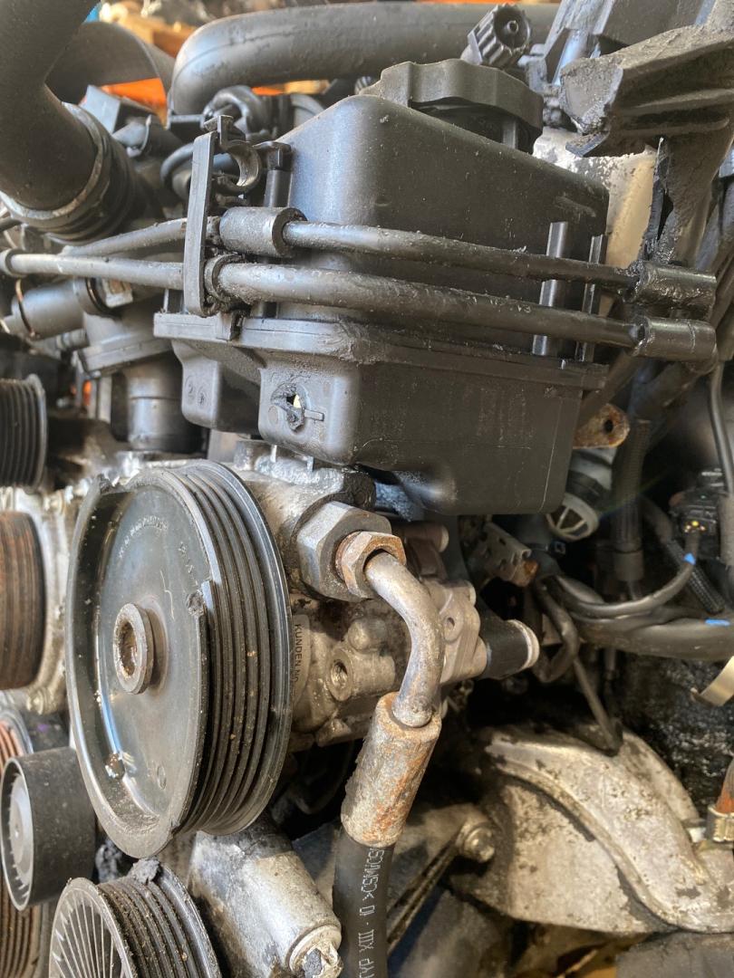 насос гидроусилителя руля Mercedes-Benz Sprinter 2 поколение (W906) 2013, 2.2 л., дизель, МКПП, A0064667801 - фото №1