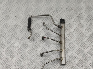 топливная рампа BMW 2 серия F22/F23 2015, 2.0 л., N20 B20 A, бензин, 7585411