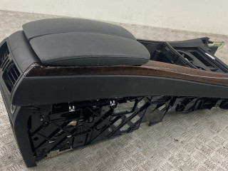 подлокотник BMW X5 E70 [рестайлинг] E70 2012, 4.0 л., дизель, АКПП, black sapphire metallic (475), внедорожник 5 дв., полный привод, правый руль