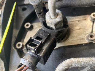 форсунка Volkswagen Passat CC 1 поколение 2009, 2.0 л., CBAB, дизель, МКПП, 03L130277