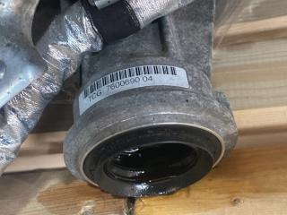 кронштейн полуоси BMW X5 F15 2017, 3.0 л., N57 D30 B, дизель, АКПП, carbonschwarz metallic (416), внедорожник 5 дв., полный привод, правый руль, 7600691, 31507600691, 7600690, 31507600690