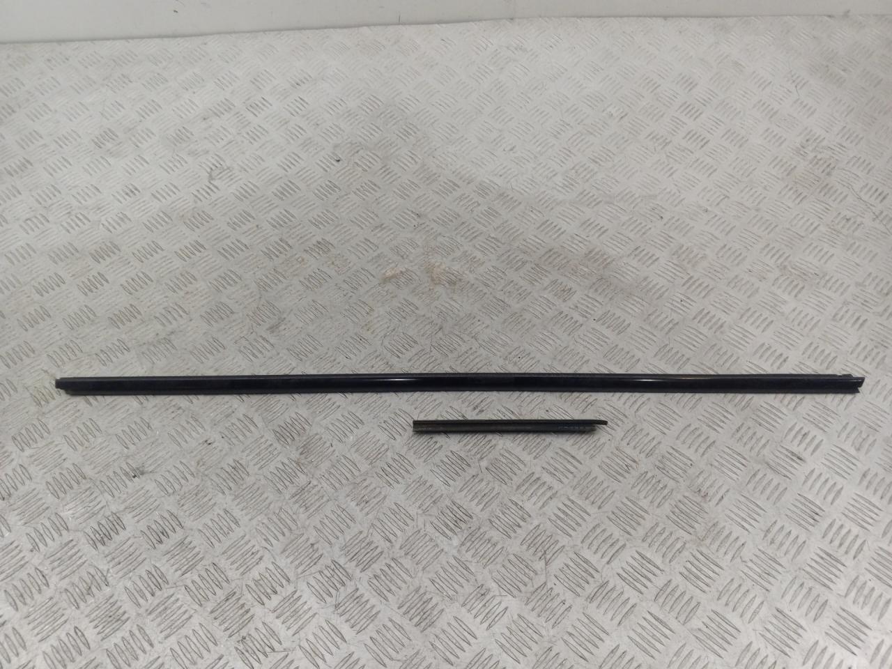 молдинг стекла BMW 3 серия E90/E91/E92/E93 2007, 2.0 л., дизель, серебро, купе, 7119079 - фото №1