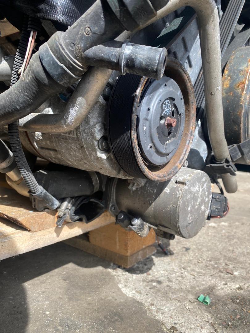 компрессор кондиционера BMW 3 серия E90/E91/E92/E93 2007, 3.0 л., N53 B30 A, бензин, АКПП, 7SEU17C, 64529122618, 9122618 - фото №1