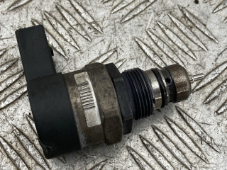 датчик давления топлива BMW 5 серия E60/E61 2007, 3.0 л., M57 D30 (306D3), дизель, АКПП, 0281002738, 7805734, 13537805734