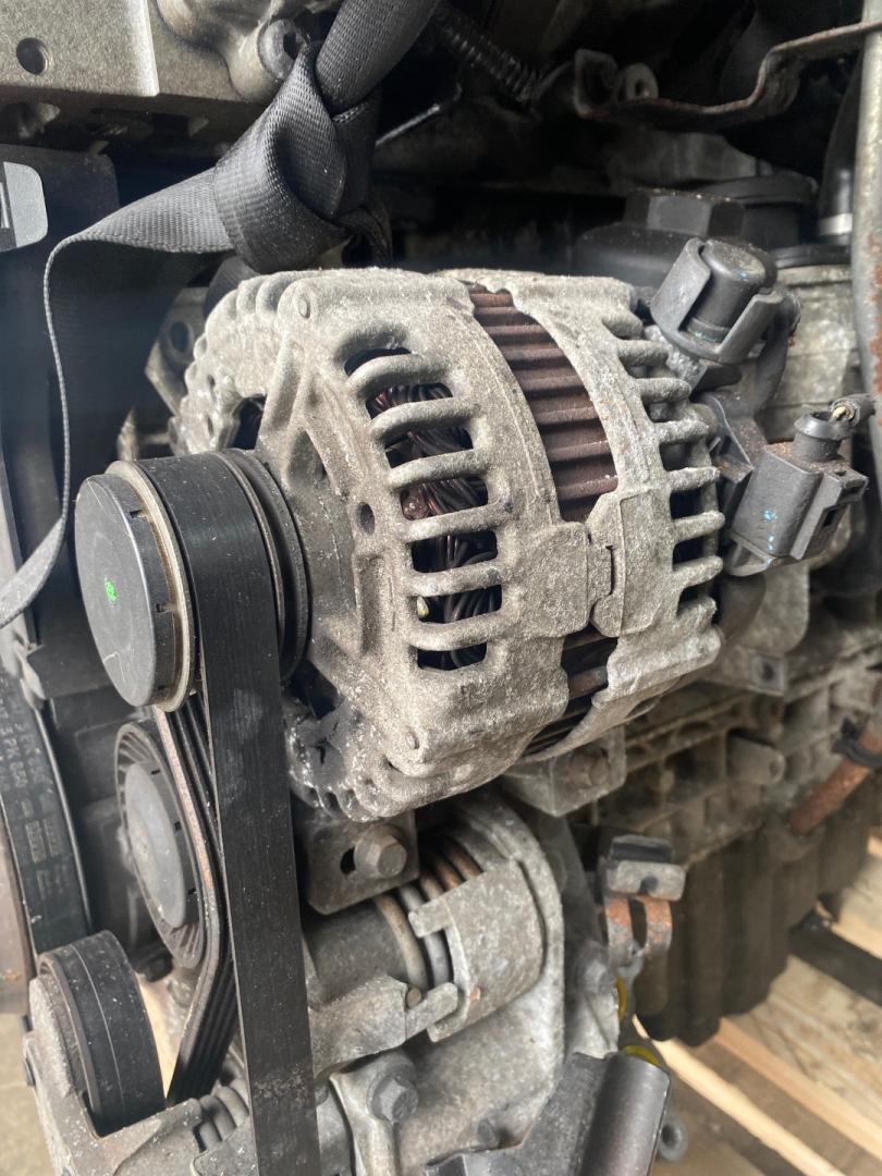 генератор Volvo C30 1 поколение 2007, 2.4 л., D 5244 T8, дизель, АКПП, 30773111 - фото №1