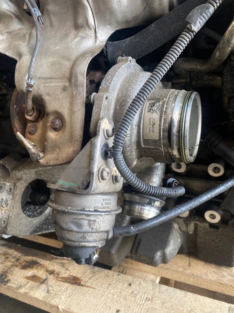 турбина Volvo V40 2 поколение 2015, 2.0 л., D 4204 T9, дизель, МКПП, 31380131 - фото №1