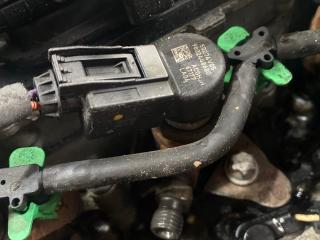 форсунка Peugeot 3008 1 поколение 2012, 1.6 л., 9HR (DV6C), дизель, робот, 9802448680