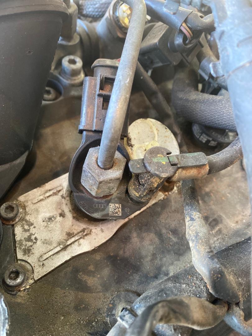 форсунка Audi A4 B6 2006, 3.0 л., BKN, дизель, АКПП, 059130277AB - фото №1