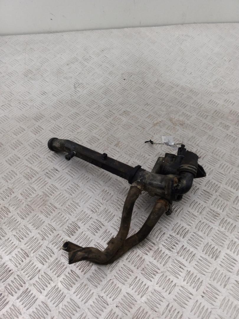 корпус термостата Volkswagen Polo 5 поколение 2011, 1.4 л., CGGB, бензин, МКПП, 032121111, 032121065 - фото №1