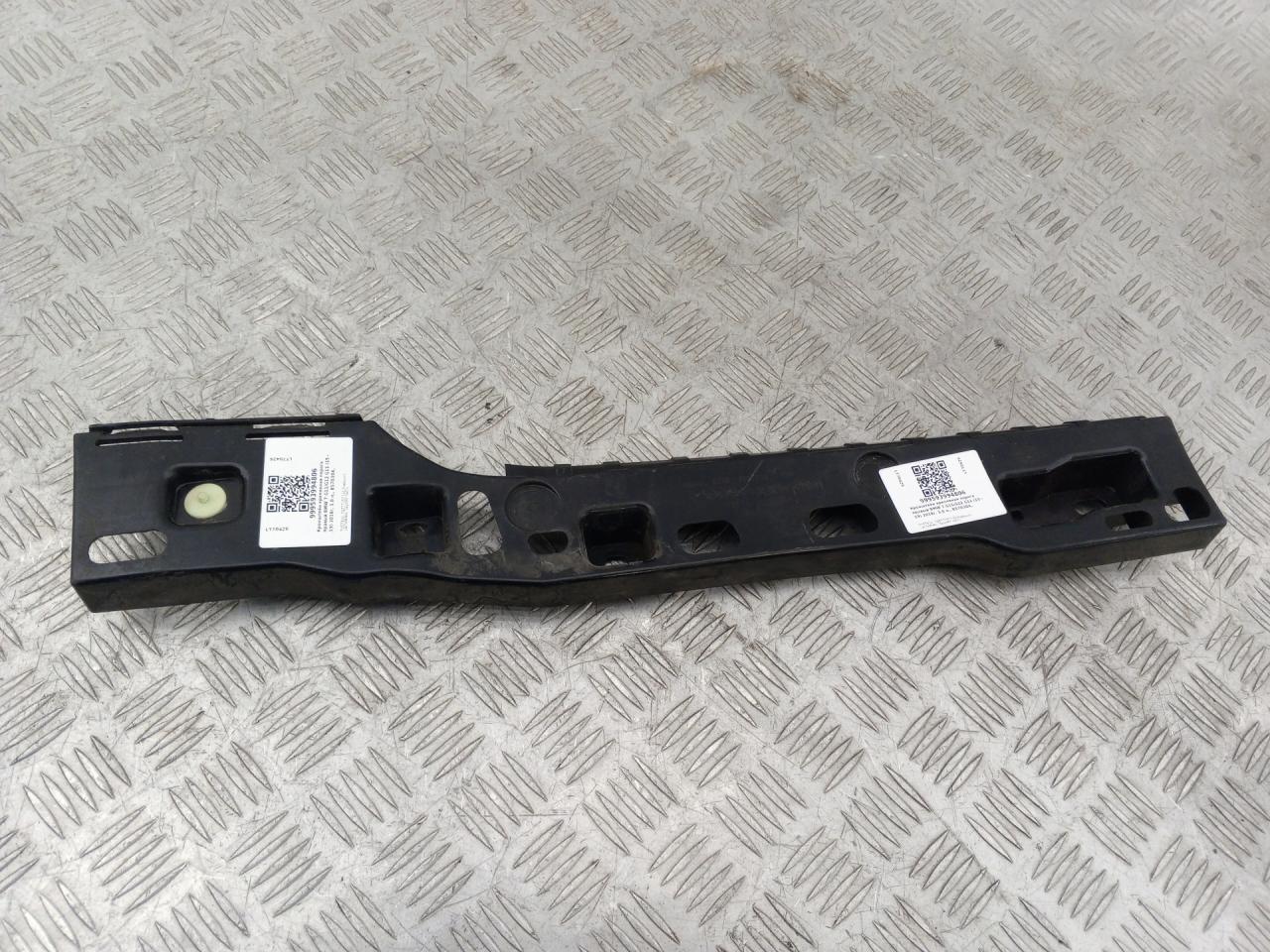 Кронштейн крепления порога BMW 7 серия G11/G12 G11 2018, 3.0 л., B57 D30 A, дизель, АКПП, singapore grau metallic (b41), седан, полный привод, правый руль, 7357138, 51777357138 - фото №1