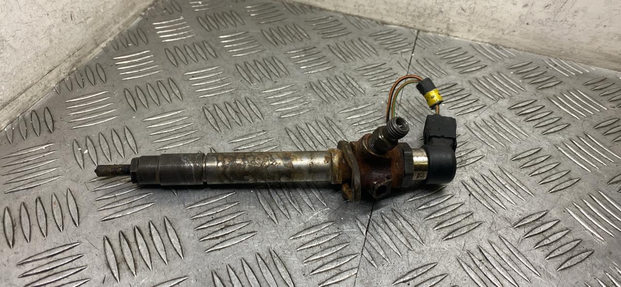 форсунка Land Rover Discovery 3 поколение 2005, 2.7 л., 276DT, дизель, МКПП, 4H2Q9K546AE - фото №1