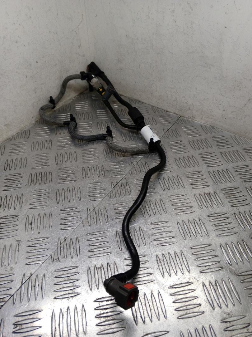 трубка обратки форсунок Renault Grand Scenic 3 поколение 2011, 1.6 л., R9M 402, дизель, МКПП - фото №1