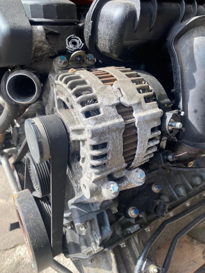 генератор BMW 3 серия E90/E91/E92/E93 2007, 3.0 л., N53 B30 A, бензин, АКПП - фото №1