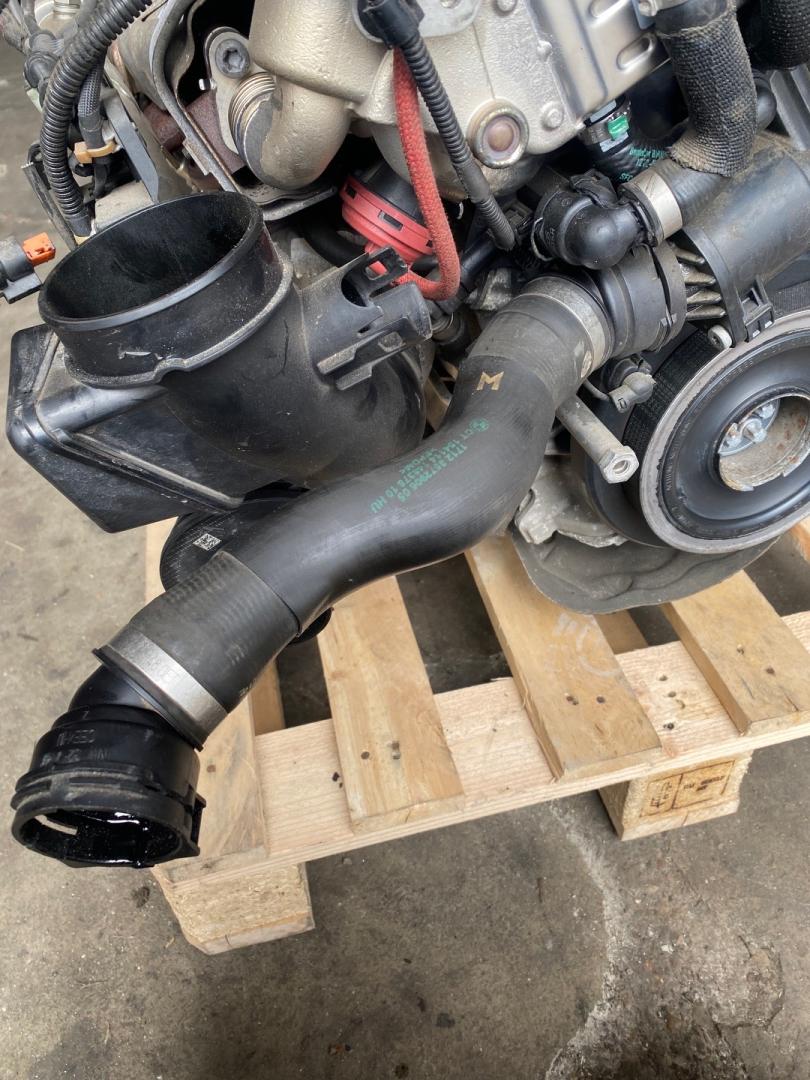 патрубок радиатора BMW 7 серия G11/G12 G11 2018, 3.0 л., B57 D30 A, дизель, АКПП, singapore grau metallic (b41), седан, полный привод, правый руль, 17128572906, 8572906 - фото №1