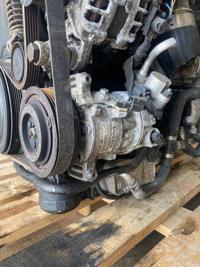 компрессор кондиционера Volvo V40 2 поколение 2015, 2.0 л., D 4204 T9, дизель, МКПП, P31348965, 00086507589 - фото №1